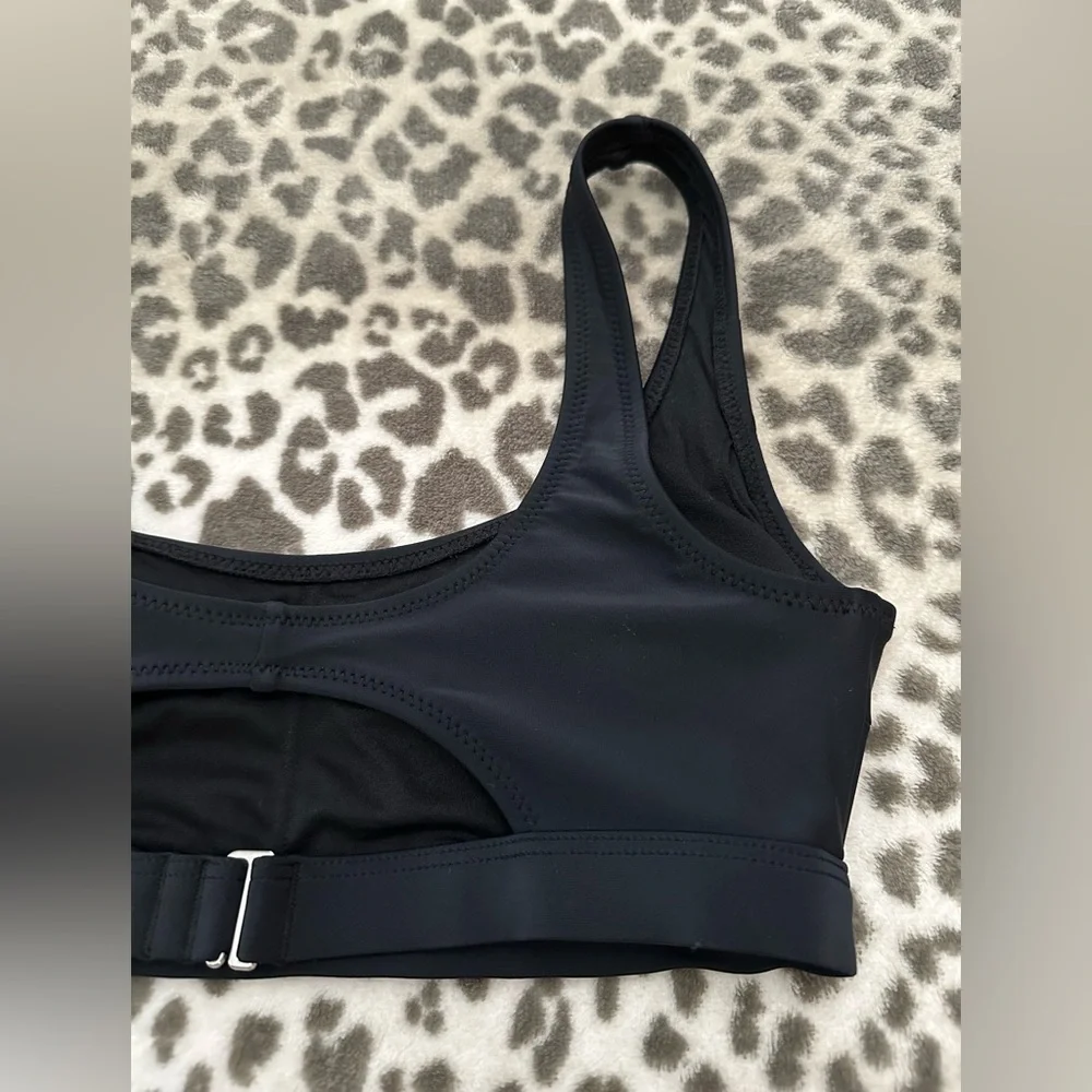 Old Navy Scoop-Neck Bikini Swim Top in Black Size Small
